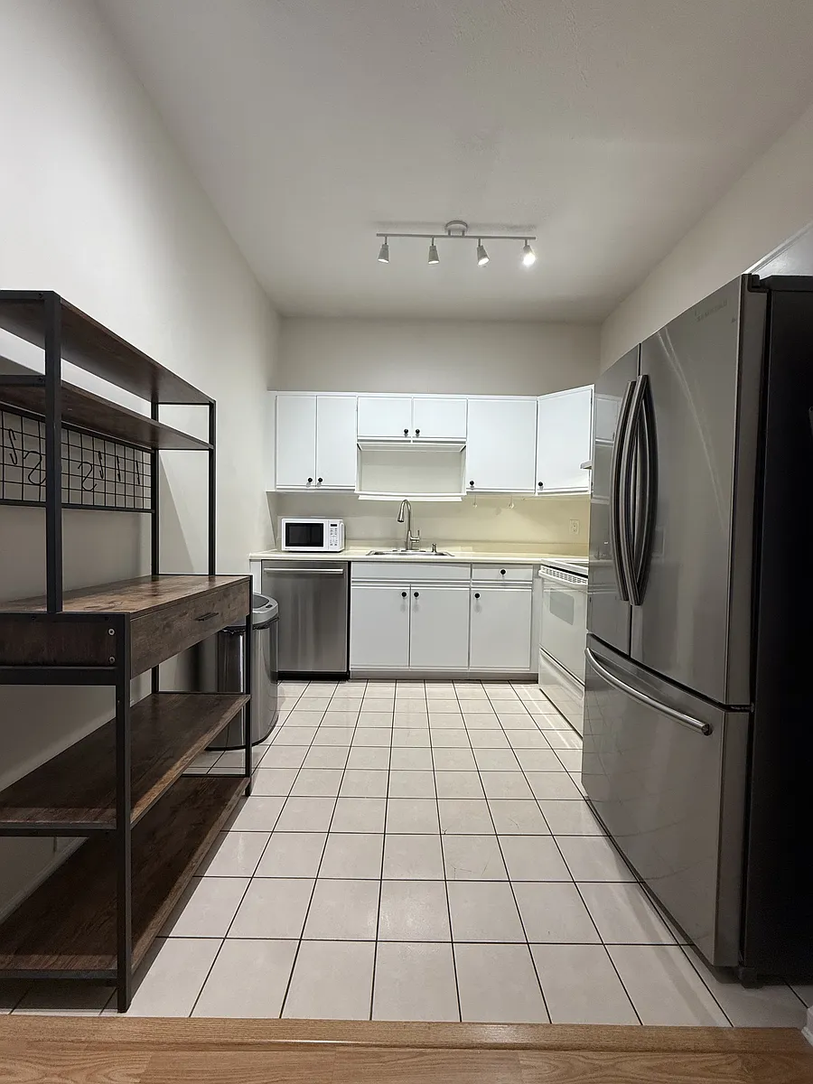 Kitchen - 71 Princeton St