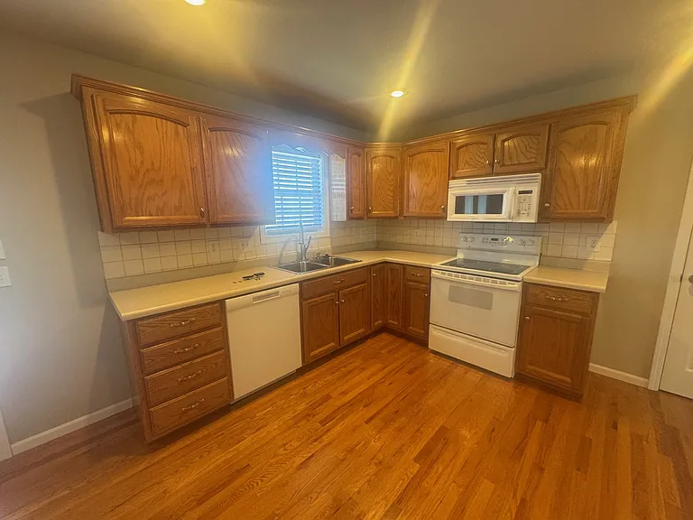 1526 La Hacienda Ct — Photo 7