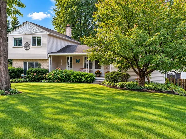 3262 Rockhaven Ave, Rochester Hills, MI 48309