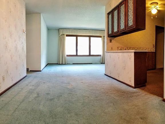 3rd image of 1364 Cedarwood Cir