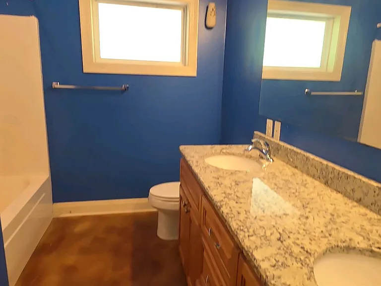 1201 Glenwood Dr — Photo 3