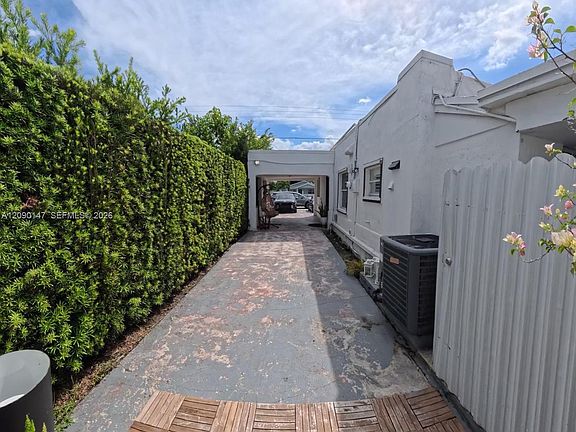 5th image of 228 NW 58th Ct