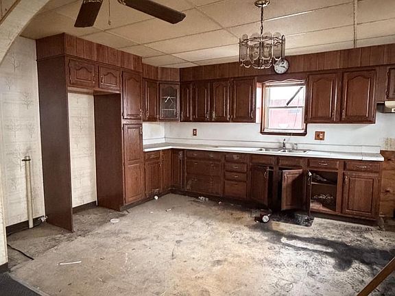 3rd image of 20 N Front St