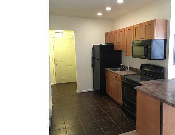 4th image of 450 High St #1