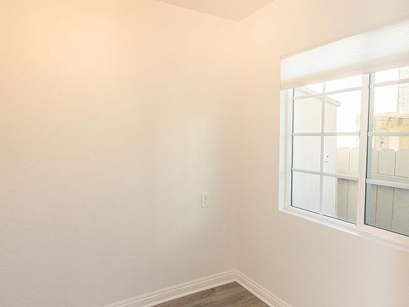4th image of 830 W Mission Bay Dr Unit 1/2