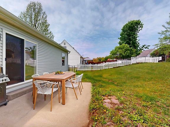 2nd image of 184 Fairfax Dr
