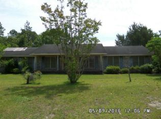 1834` N Brewington Rd, Manning, SC 29102