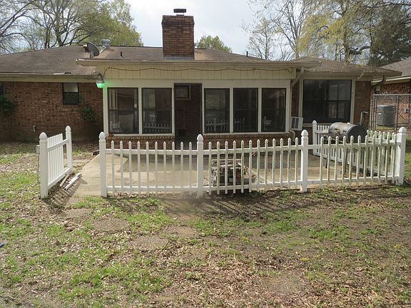3rd image of 114 Park Blvd