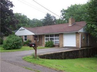 108 Teakwood Rd, Butler, PA 16001