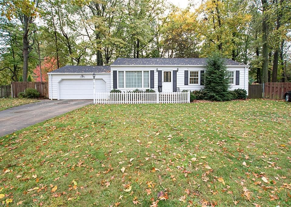 1st image of 24107 Beech Ln