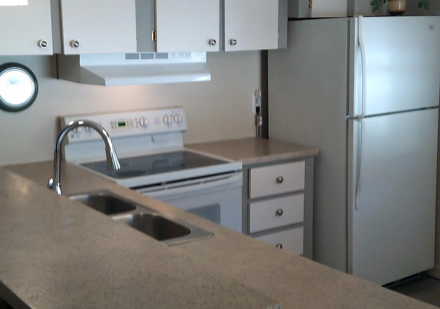 2 bed, 672 sqft, $1,570 — Photo 4
