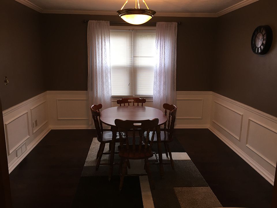 1st image of 480 Oakridge Dr