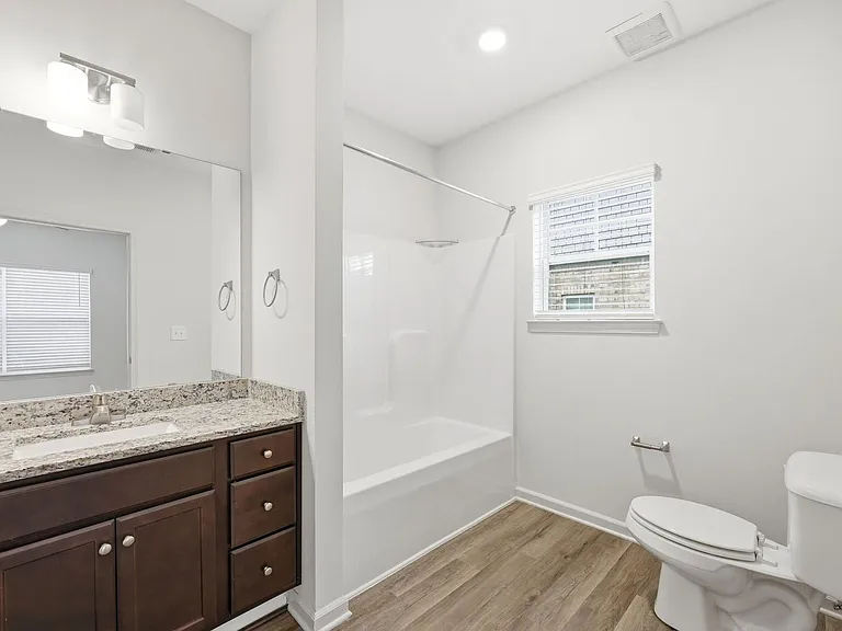 190 Grove Cir #104 — Photo 26