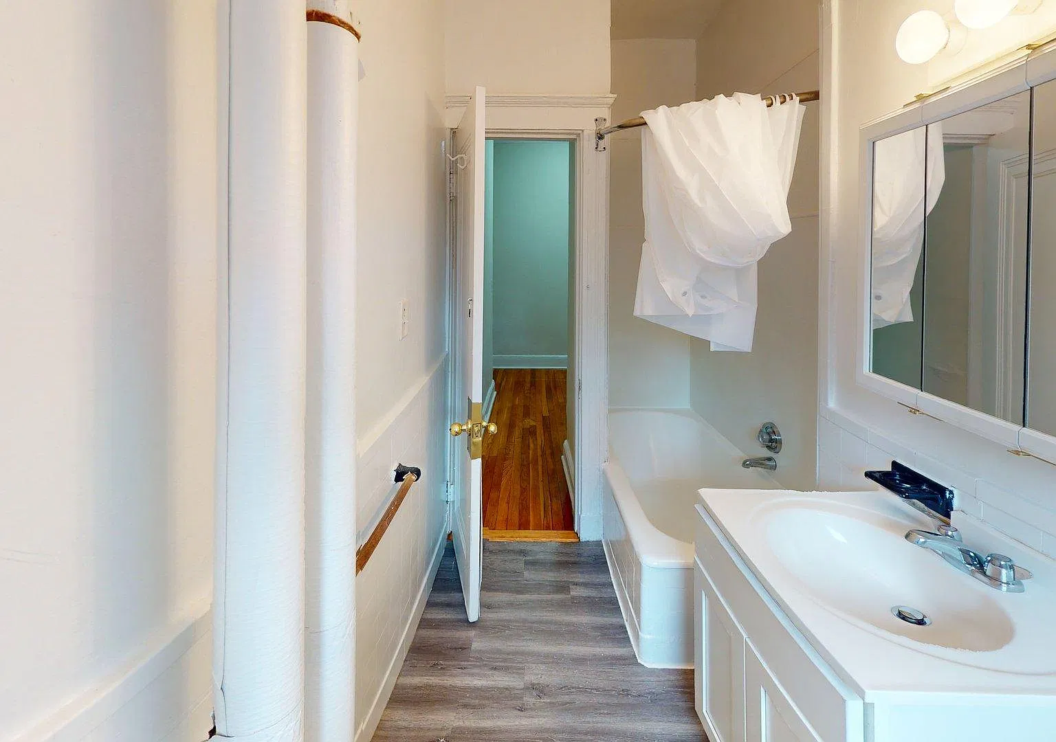 2 bed, $2,645 — Photo 4