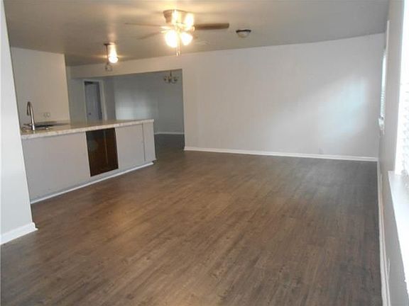 4th image of 613O Carlisle Ct