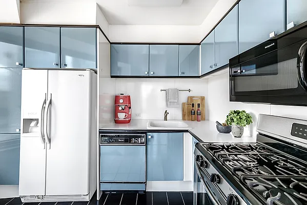 Rented by City Connections Realty | media 14