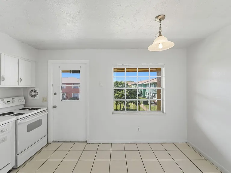 1655 W Oak Ridge Rd #D — Photo 18