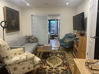 Rented by R New York