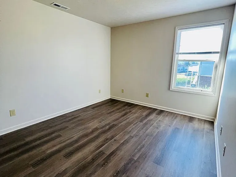 103 Weeping Willow Ln #B — Photo 12