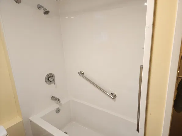 4870 Kathleen Pl #1, Kamloops, BC V2H 1M1