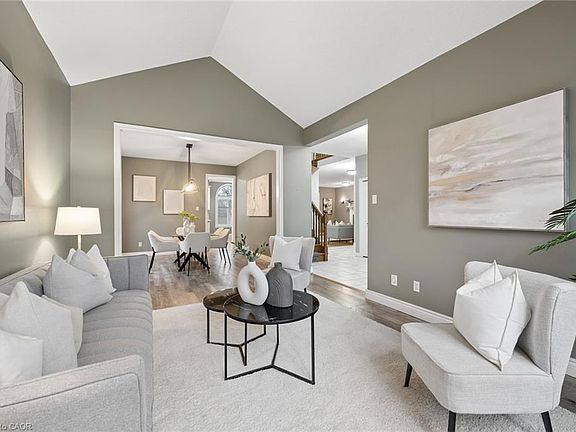 4th image of 555 Sandbanks Cres