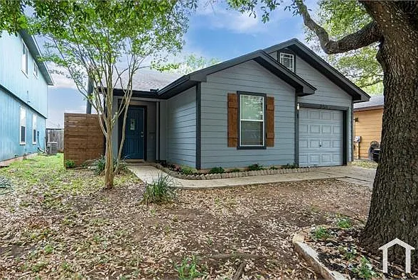 3 bed, 1300 sqft, $2,200 — Photo 2