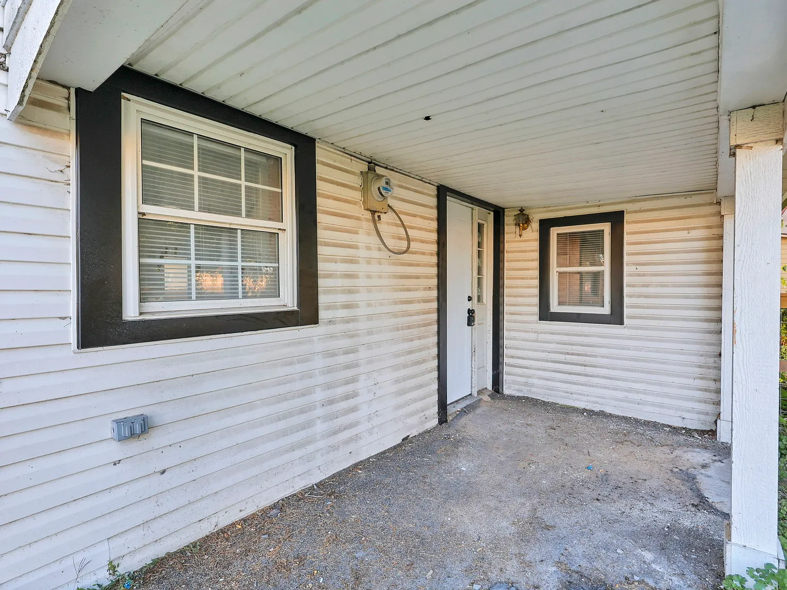 3 bed, 1.5 bath, 1200 sqft, $2,300 — Photo 3