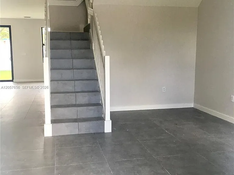 3670 SW 69th Ave — Photo 4