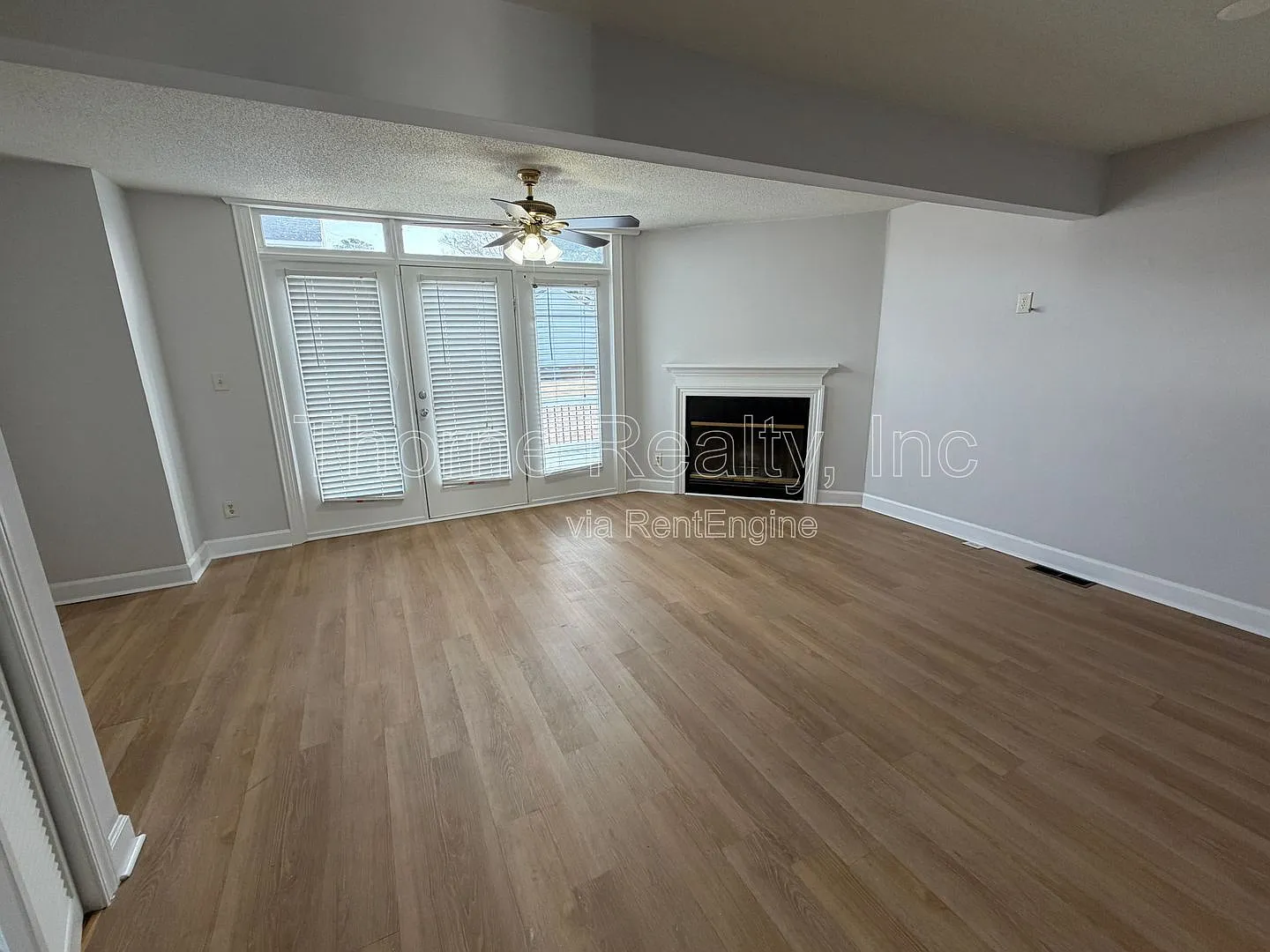 3 bed, 2.0 bath, 1329 sqft, $1,350 — Photo 3