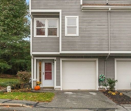 4th image of 4 Dewey Dr #4A