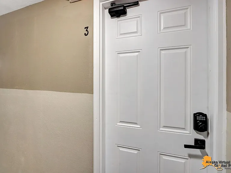 1335 Hyder St — Photo 27