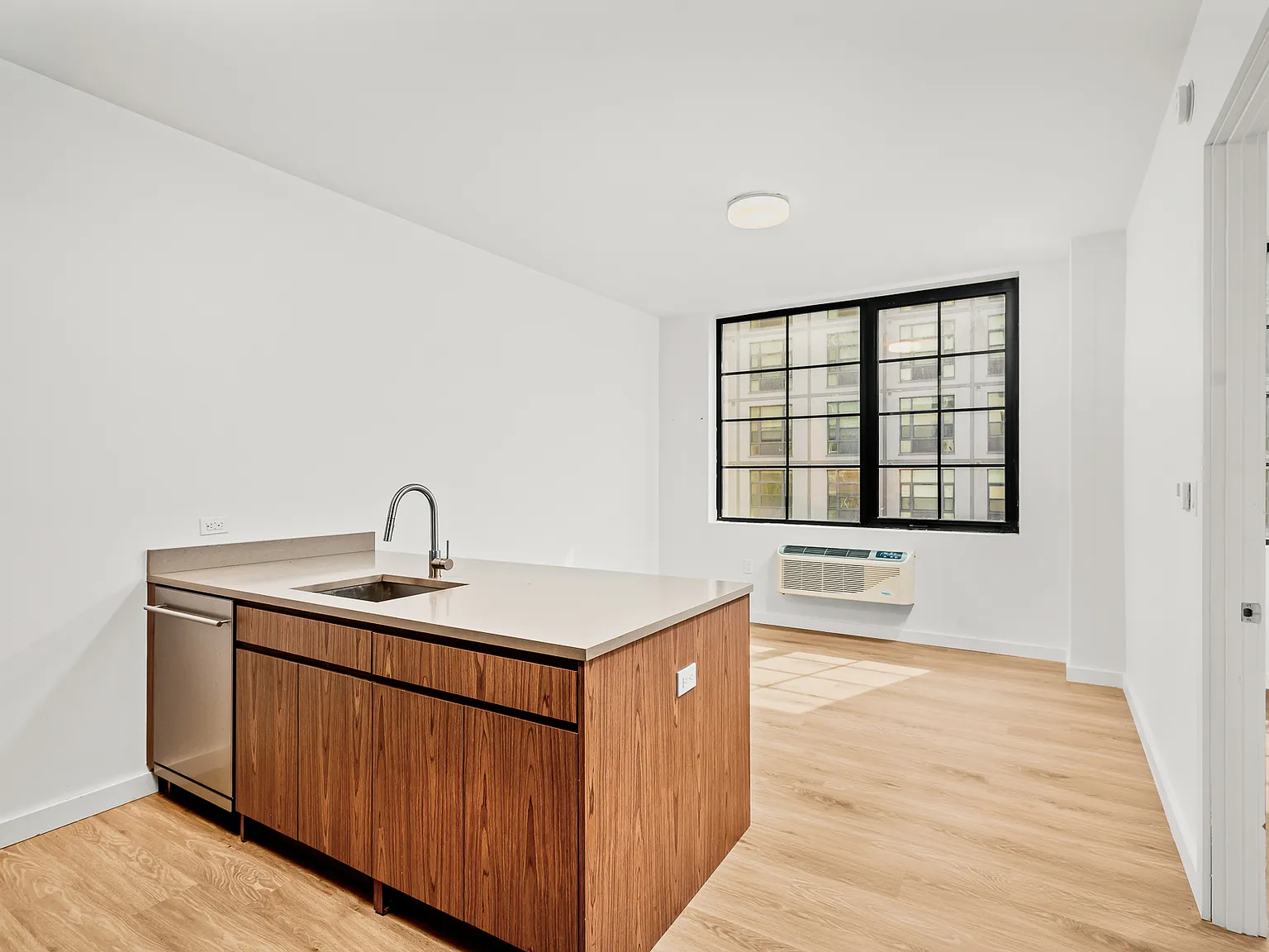 40 Bruckner Boulevard — Photo 3