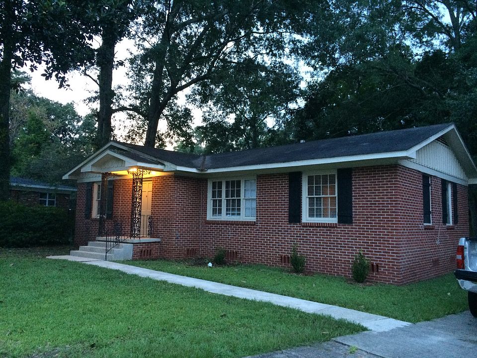 1st image of 506 W Barksdale Dr