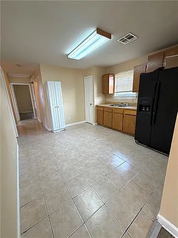 2133 Franklin Ave — Photo 9