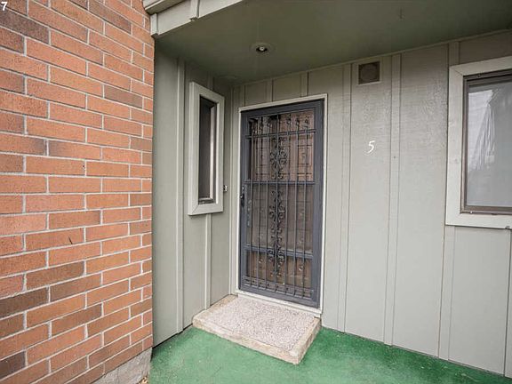 3rd image of 8900 NE 36th St APT 5