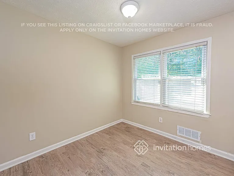 1740 Rose Garden Ln — Photo 6