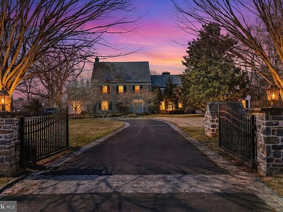 3rd image of 107 E Mill Rd