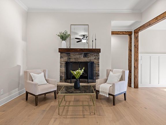 3rd image of 3590 Crockett Pointe