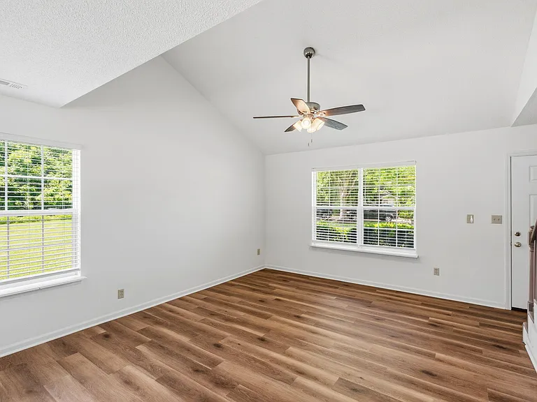 4412 Cheryl Ct — Photo 17