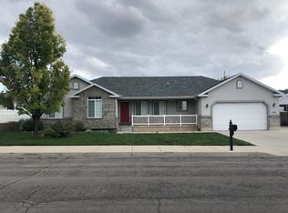 184 E Stetson Dr, Springville, UT 84663