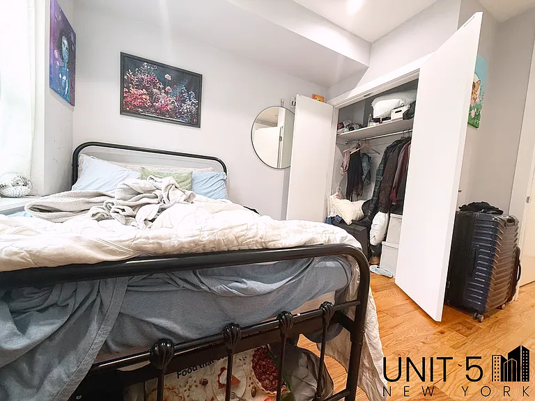 586 Bainbridge St #3B — Photo 6