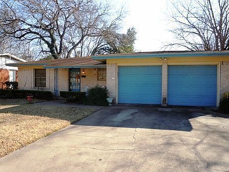 1st image of 2542 Highwood Dr