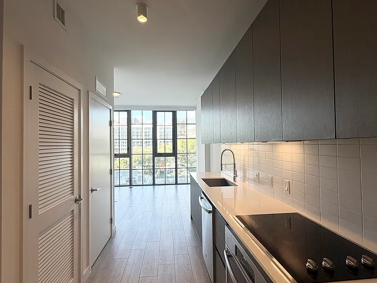 178 NW 28th St #1 — Photo 7