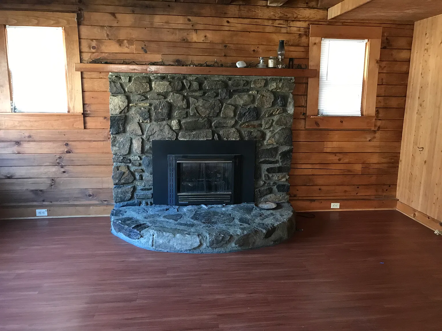3 bed, 1972 sqft, $2,000 — Photo 2