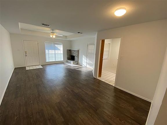 3rd image of 1815 Park Pl