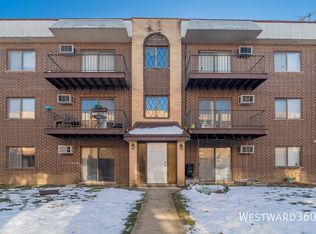 10413 Dearlove Rd #AG, Glenview, IL 60025