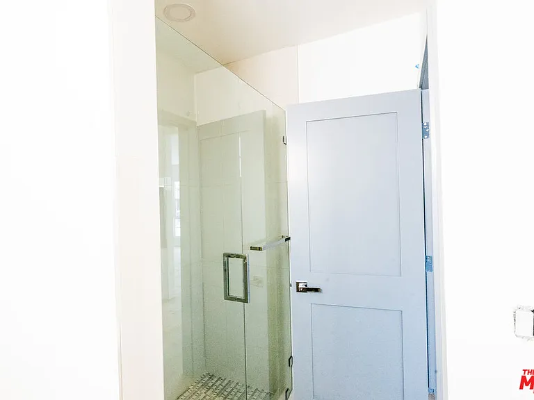 835 S Sherbourne Dr #12 — Photo 7