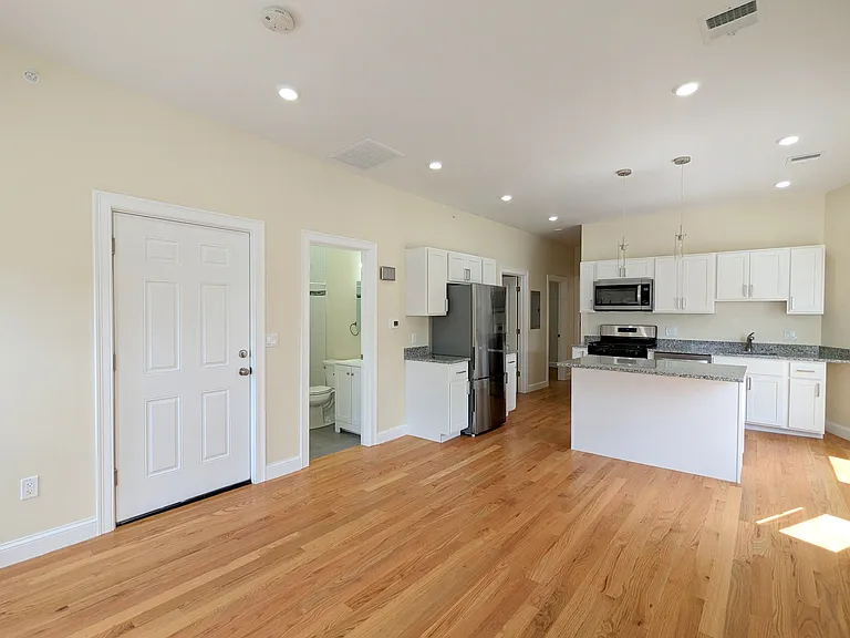 2 Sacramento Pl #3 — Photo 8
