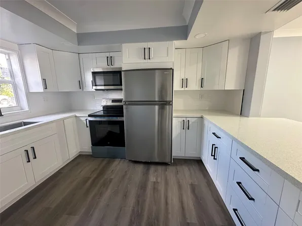 8002 SW 7th Street, North Lauderdale, FL 33068