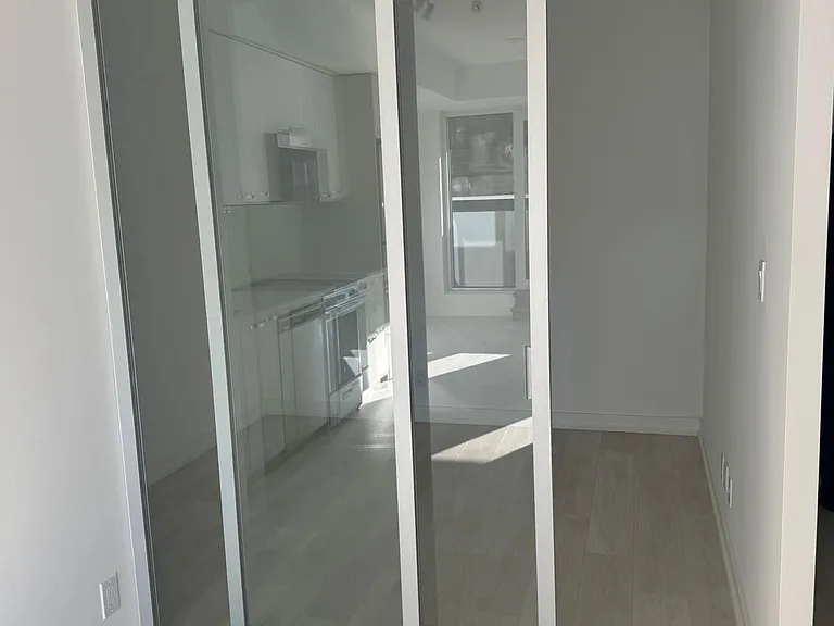 75 James St S #527 — Photo 9